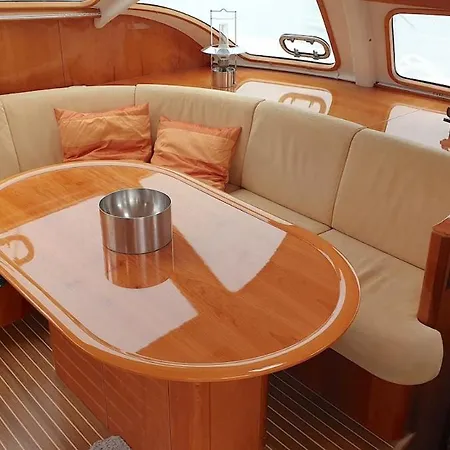 Catamaran One Ponta Delgada