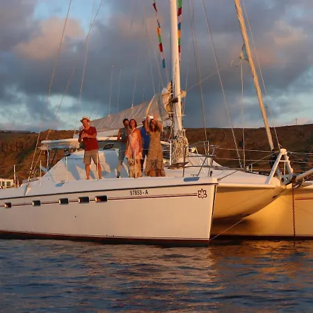 Catamaran One * 蓬塔德尔加达